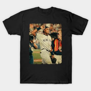 Bernie Williams in New York Yankees T-Shirt